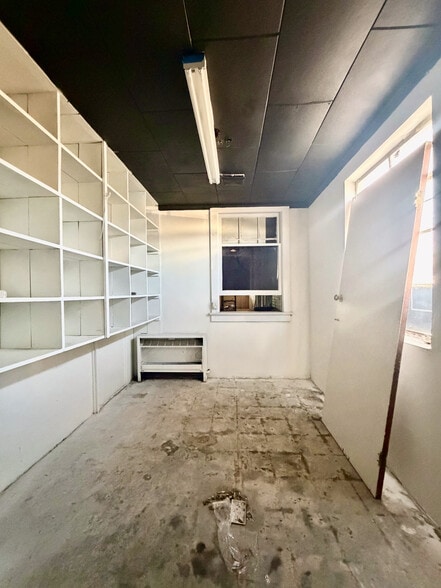 More Photos Of 1508 2nd Ave, Opelika Flex For Lease