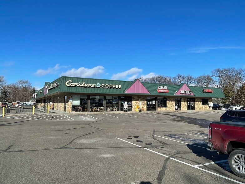 More Photos Of 9410-9448 N 36th Ave, New Hope General Retail For Lease