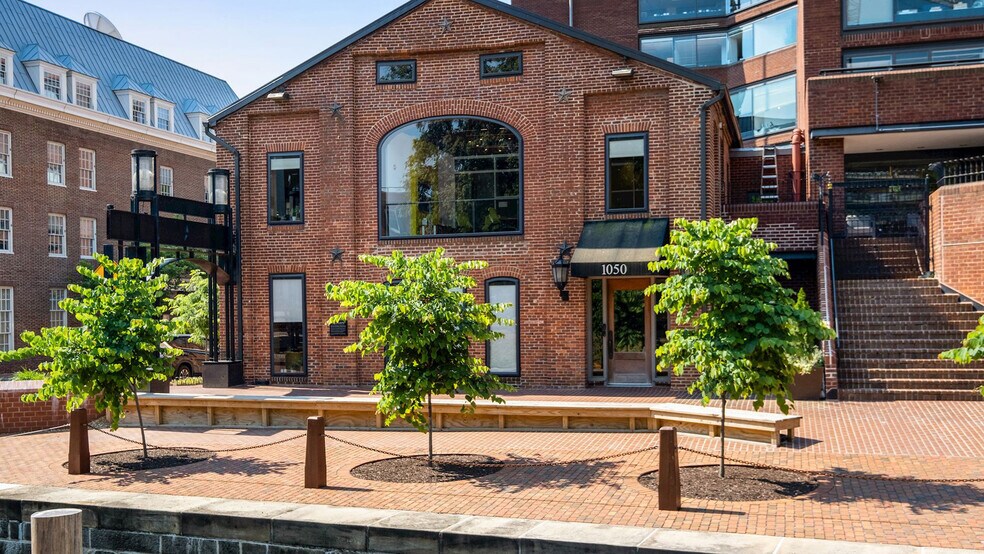 More Photos Of 1050 30th St NW, Washington Office For Lease