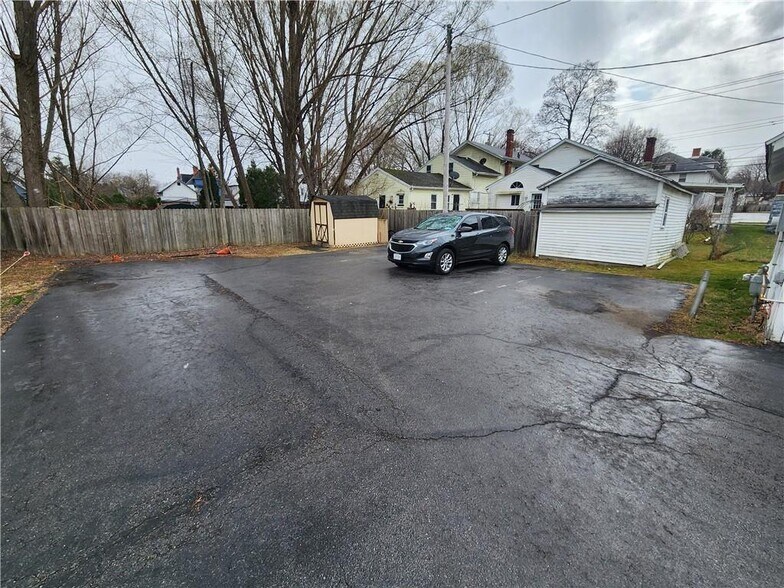 More Photos Of 43 Chapel St, Mount Morris Apartments For Sale