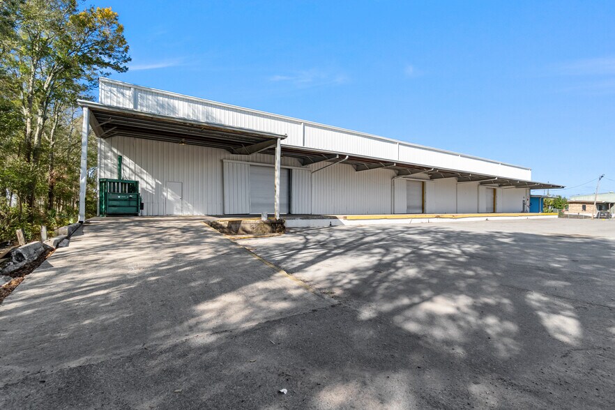 More Photos Of 125 Lurton St, Pensacola Distribution For Lease