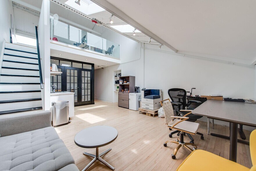 More Photos Of 29 Fraser Ave, Toronto Light Manufacturing For Sale