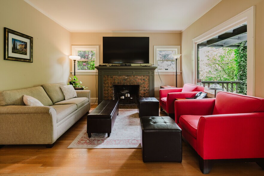 More Photos Of 3507 SW Corbett Ave, Portland Office For Sale