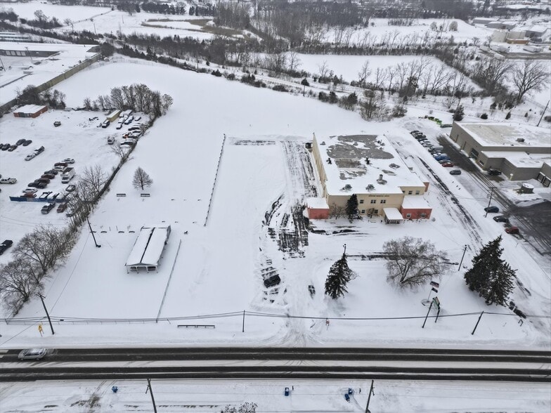More Photos Of 5640 Williams Lake Rd, Waterford Township Light Manufacturing For Sale
