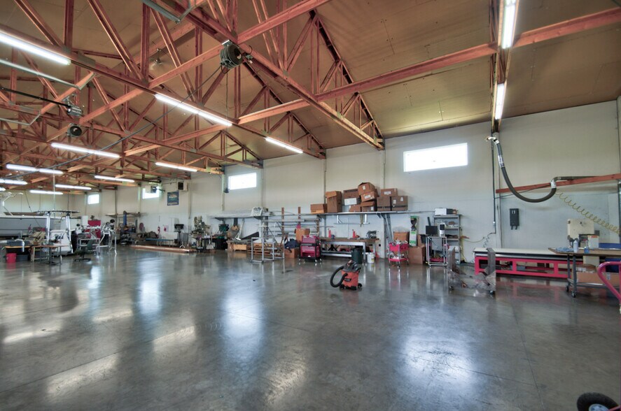 More Photos Of 1418 Mahoney Dr, Centralia Industrial For Sale