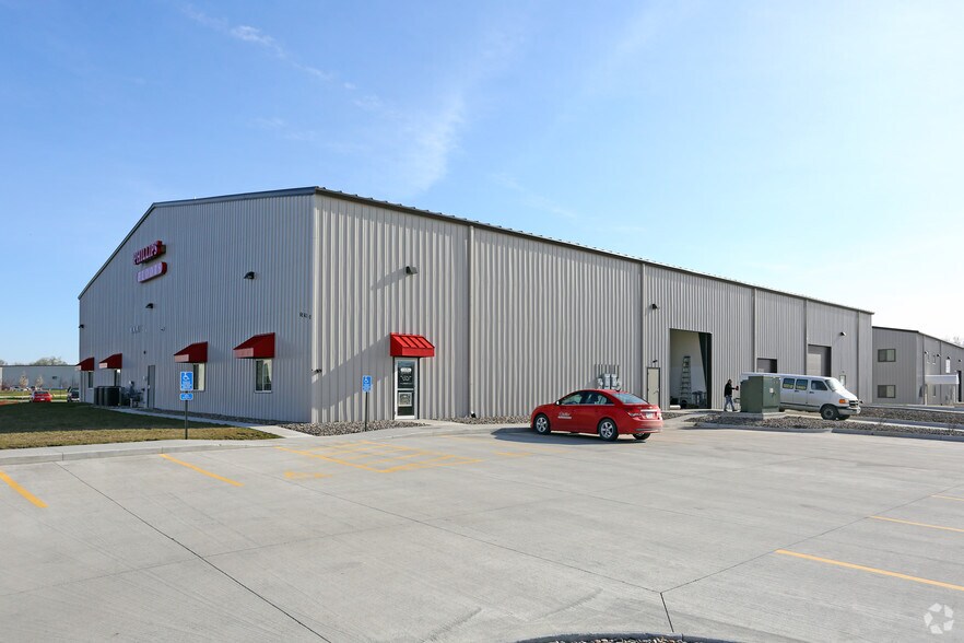 Primary Photo Of 6263 NE Industry Dr, Des Moines Warehouse For Lease
