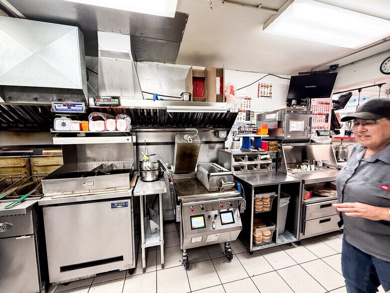 More Photos Of 1290 Front St, Forsyth Freestanding For Sale