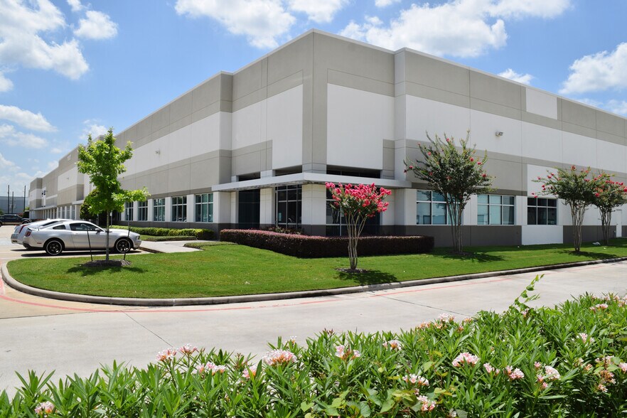 More Photos Of 13770 Hollister Dr, Houston Unknown For Lease