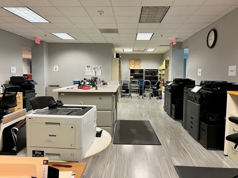 More Photos Of 5250 Corporate Dr, Troy Office For Lease
