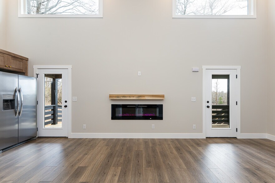 More Photos Of 153 Hackleburg Ln, Hendersonville Multifamily For Sale