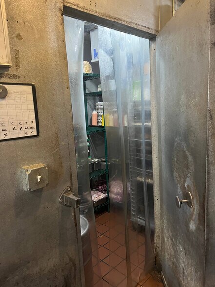 More Photos Of 1501 Solano Ave, Albany Restaurant For Lease