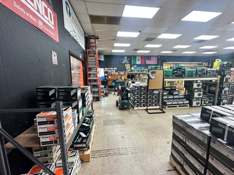 More Photos Of 306 Canton Rd, Cumming Freestanding For Lease
