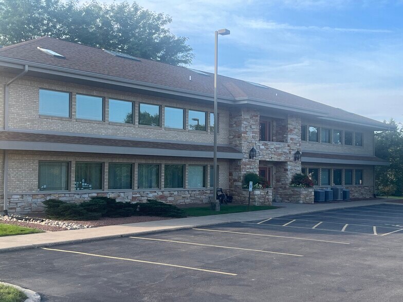 More Photos Of 6702 Stonefield Rd, Middleton Office For Lease