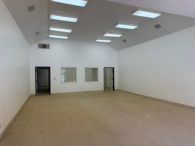 More Photos Of 1771 E Washington Blvd, Pasadena Storefront Retail Office For Sale