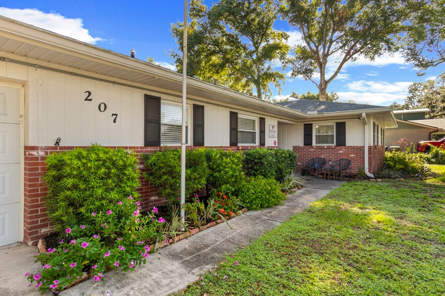 More Photos Of 207 W Wheeler Rd, Seffner Assisted Living For Sale