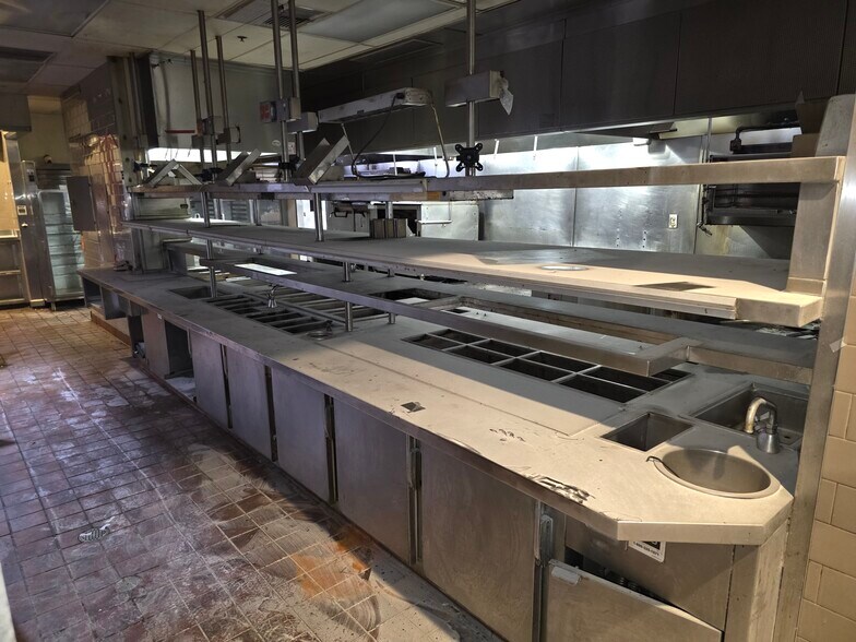 More Photos Of 250 Harding Blvd, Roseville Restaurant For Sale