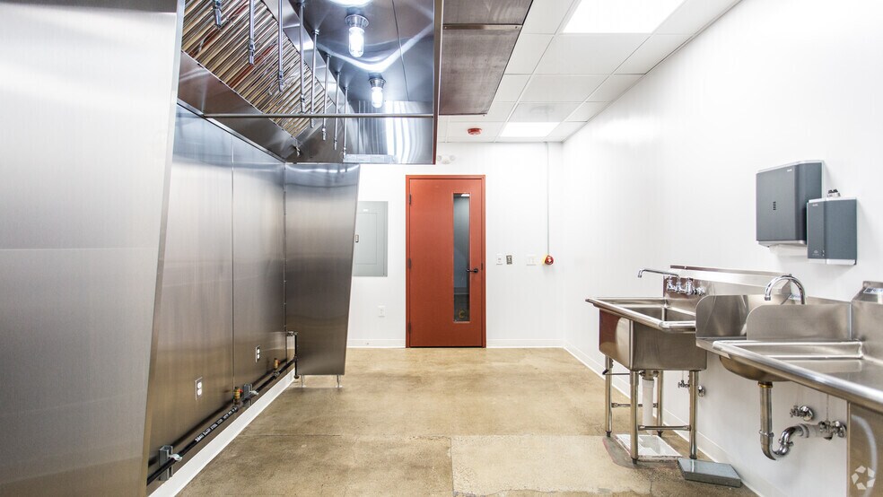 More Photos Of 1282 Essex Ave, Columbus Restaurant For Lease