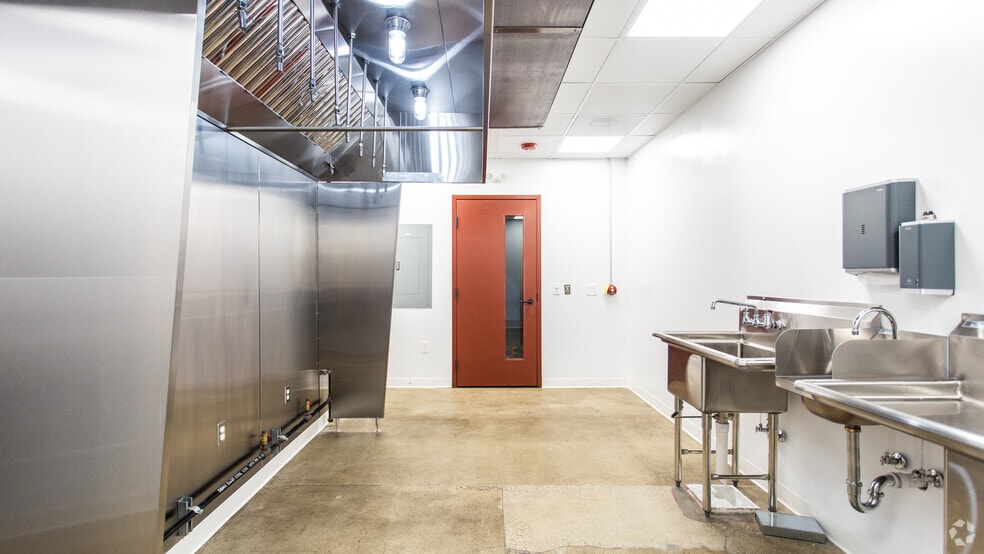 More Photos Of 1282 Essex Ave, Columbus Restaurant For Lease