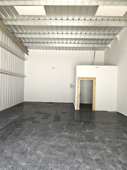 More Photos Of 2485 Lithonia Industrial Blvd, Lithonia Warehouse For Sale