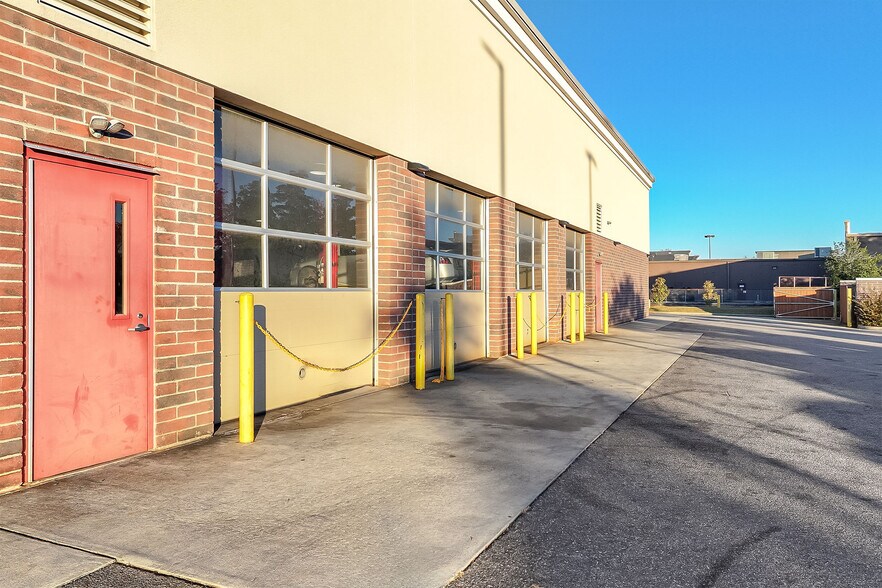 More Photos Of 2200 Interstate Dr, Opelika Auto Repair For Sale