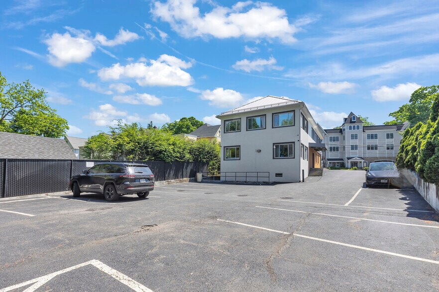 More Photos Of 110 Washington Ave, Pleasantville Medical For Lease