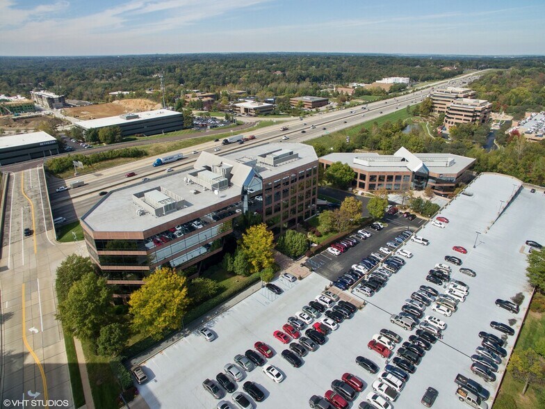 More Photos Of 12412 Powerscourt Dr, Des Peres Unknown For Lease