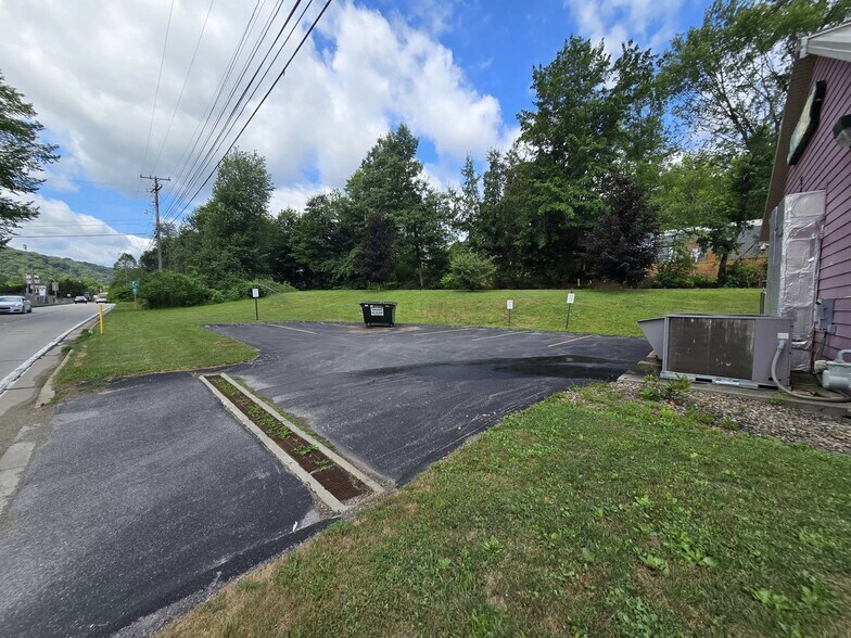 More Photos Of 945 Broad St, New Bethlehem Restaurant For Sale