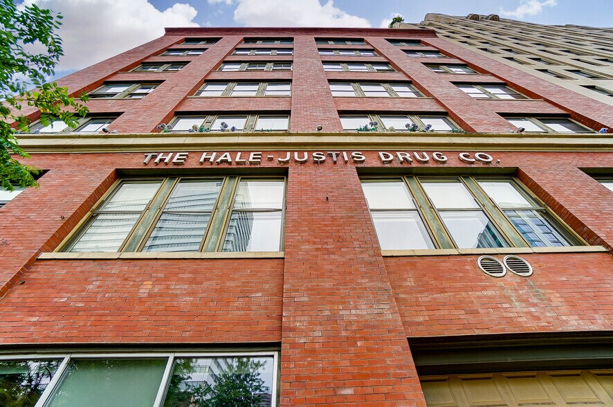 More Photos Of 20 E Central Pky, Cincinnati Office Residential For Lease