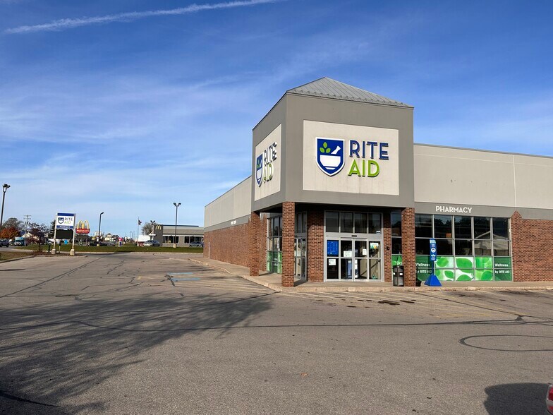 More Photos Of 939 Us Highway 31 S, Traverse City Drugstore For Sale