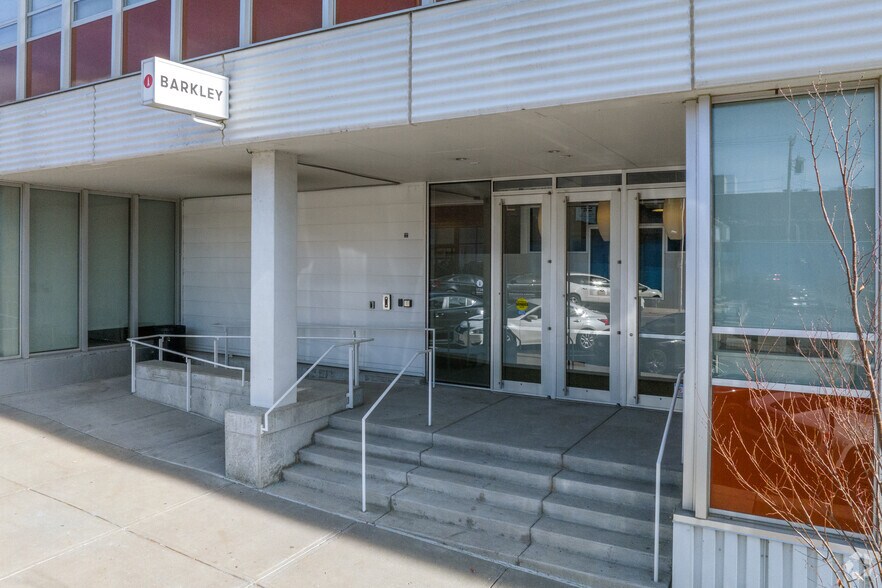 More Photos Of 1740 Main St, Kansas City Office For Lease