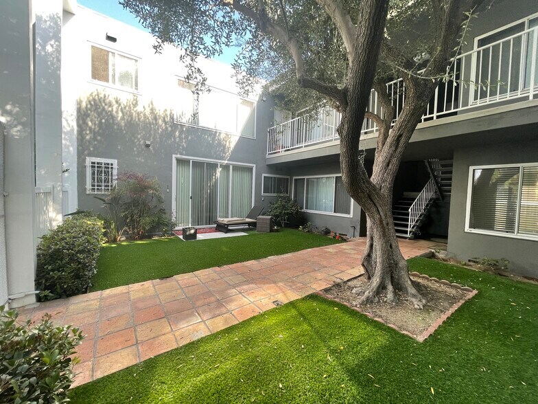 More Photos Of 7758 W 91st St, Playa del Rey Apartments For Sale