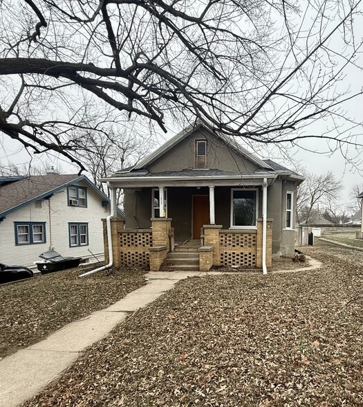 Primary Photo Of 1820 S Nicollet St, Sioux City Multifamily For Sale