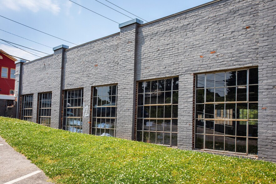 More Photos Of 600 Main St, Nashville Loft Creative Space For Lease