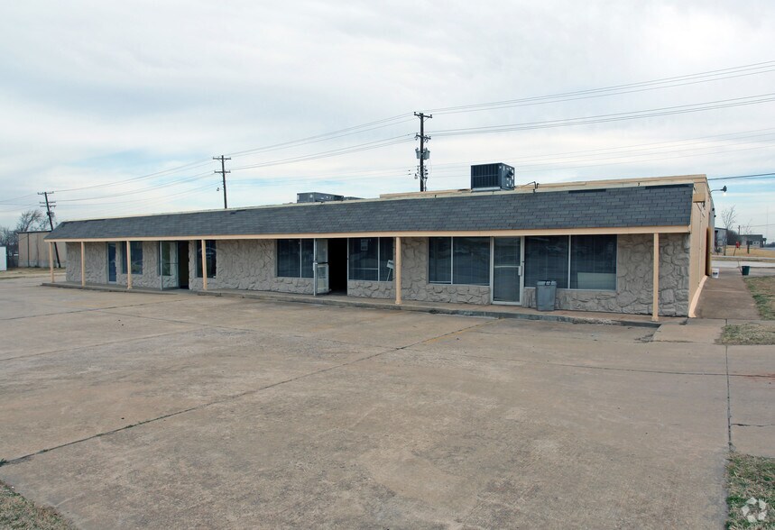 More Photos Of 45 NE 50th St, Oklahoma City Storefront Retail Office For Lease