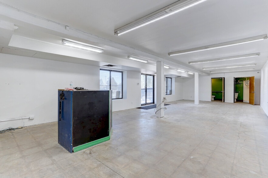 More Photos Of 1210 S El Paso St, Colorado Springs Warehouse For Lease