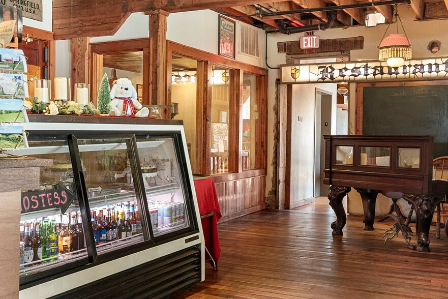 More Photos Of 114 Cramer St, Mazomanie Flex For Sale