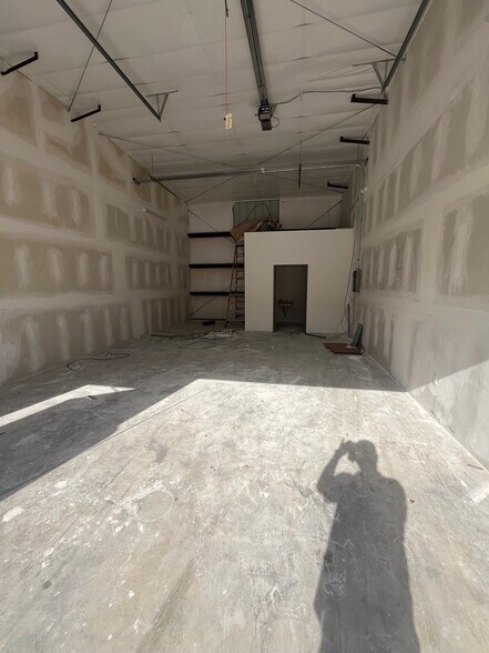 More Photos Of 1600 S Broadway Ave, Moore Unknown For Lease