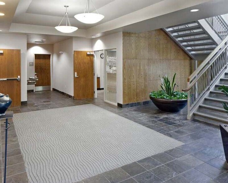 More Photos Of 650-680 Hawthorne Ave SE, Salem Unknown For Lease