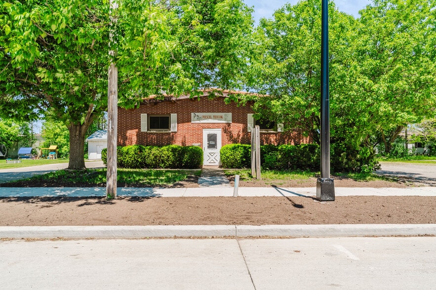 Primary Photo Of 526 W 11th Ave, Oshkosh Office For Sale