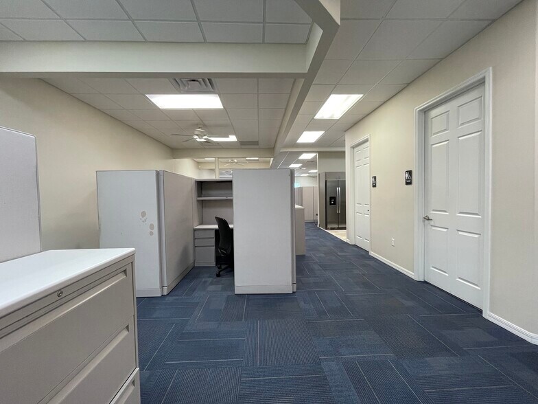 More Photos Of 1701 NW 80th Blvd, Gainesville Office For Sale