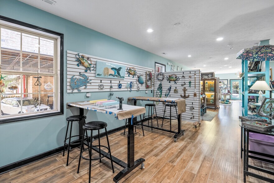 More Photos Of 414 N Howe St, Southport Office For Sale