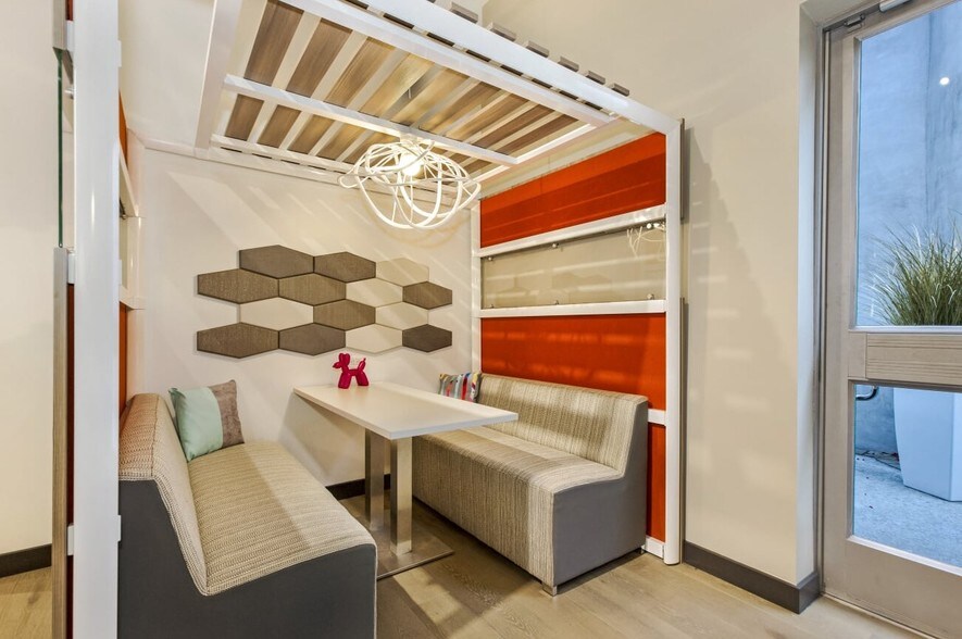 More Photos Of 22809 Pacific Coast Hwy, Malibu Medical For Lease