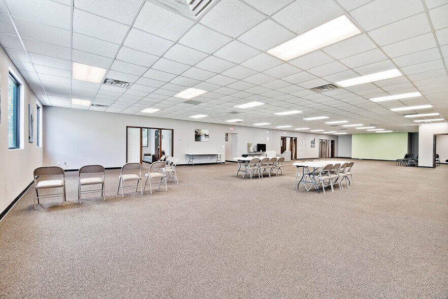 More Photos Of 1700 Industrial Drive, Rogers Office For Lease
