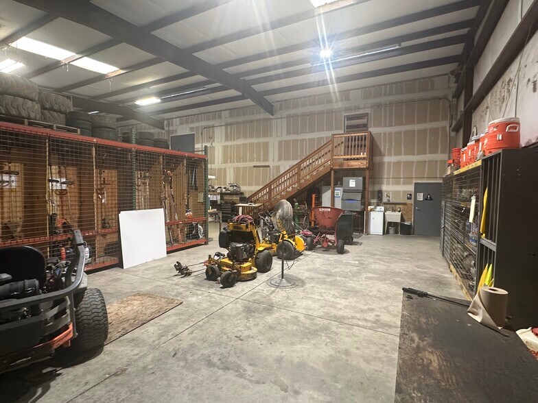 More Photos Of 5411-5461 5411-5461 CA-20 Hwy, Yuba City Warehouse For Lease