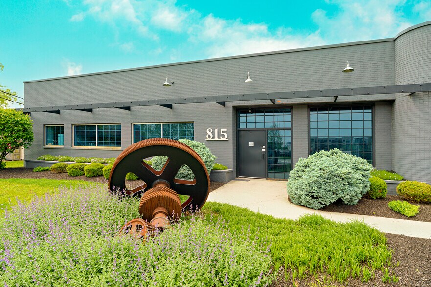 More Photos Of 815 Grandview Ave, Columbus Loft Creative Space For Lease