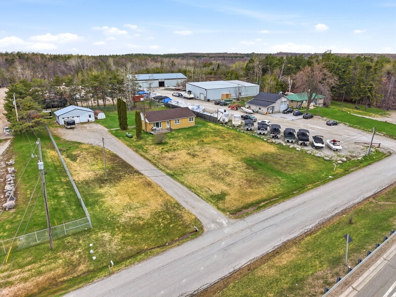 More Photos Of 4142 Stewarts Ln, Severn Flex For Sale