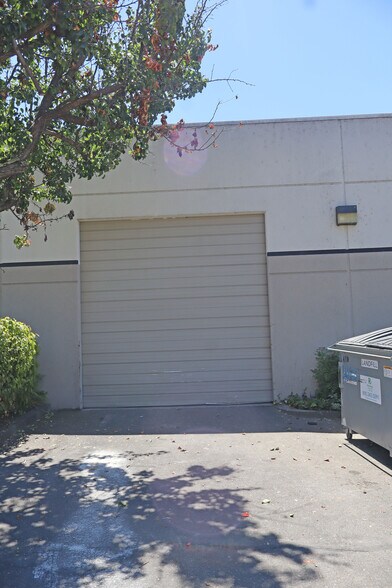More Photos Of 5610 Skylane Blvd, Santa Rosa Warehouse For Lease