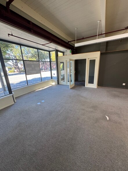 More Photos Of 637 Main St, Half Moon Bay Office For Lease