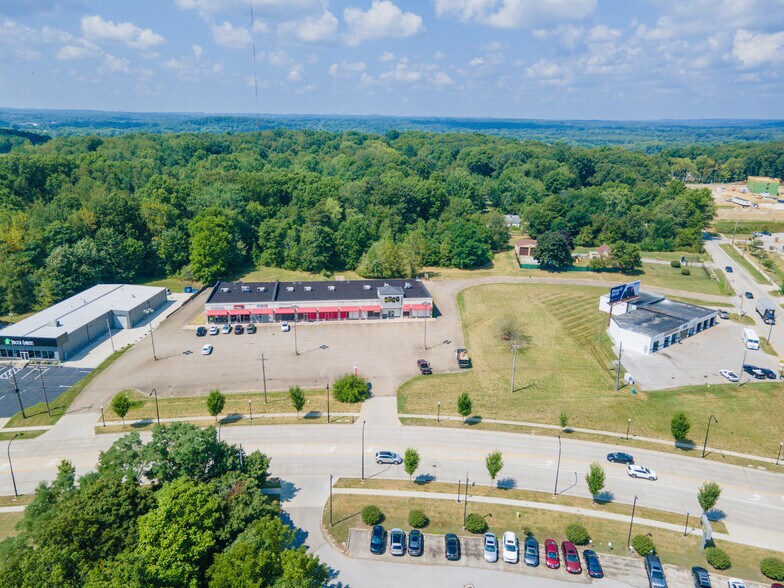 More Photos Of 2052-2070 Romig Rd, Akron Storefront For Sale