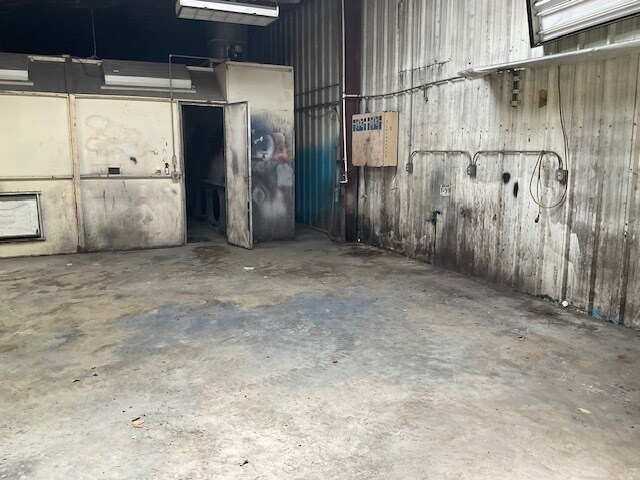 More Photos Of 1517 W Main St, La Porte Auto Repair For Sale